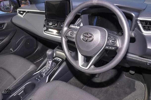 2024 Toyota Corolla Hatch Hybrid Ascent Sport image 6
