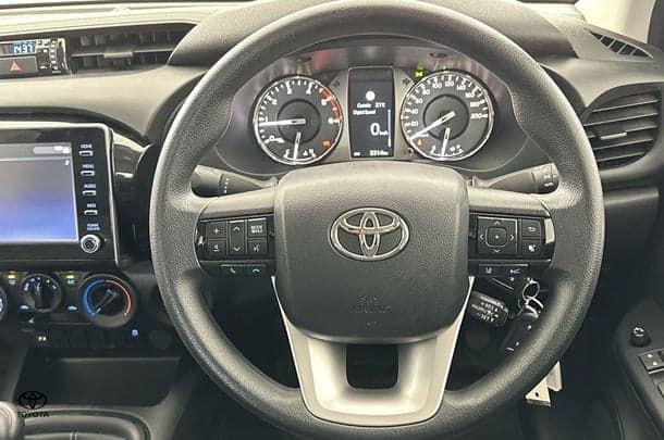 2024 Toyota Hilux Workmate image 15