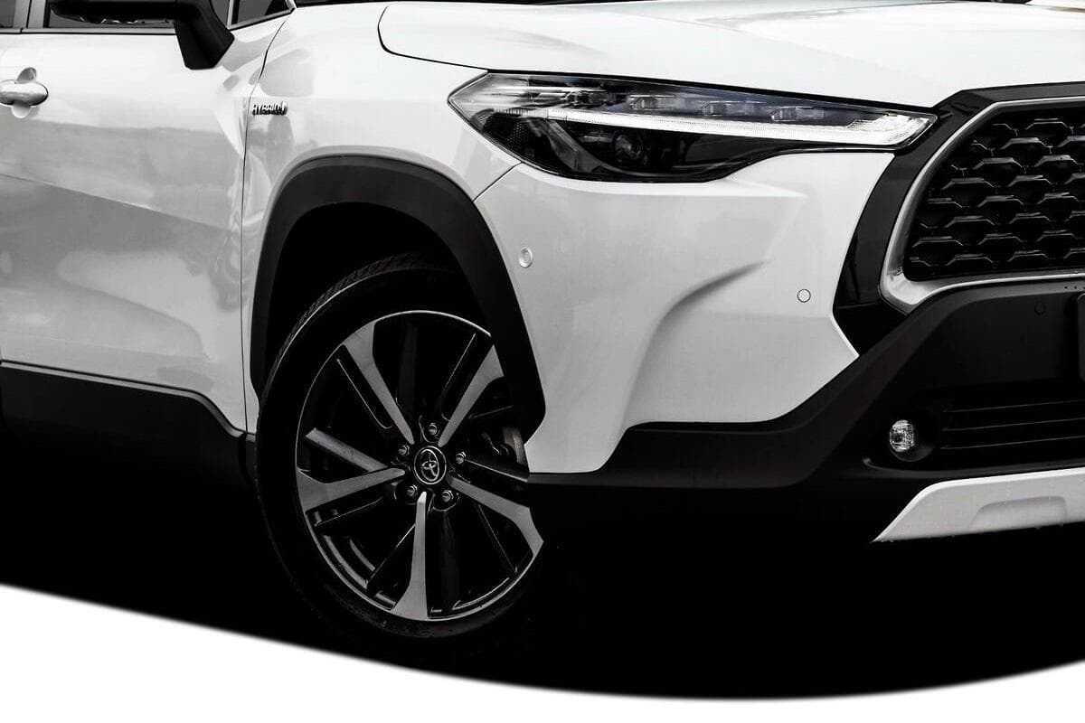 2024 Toyota Corolla Cross Atmos Auto eFour image 19