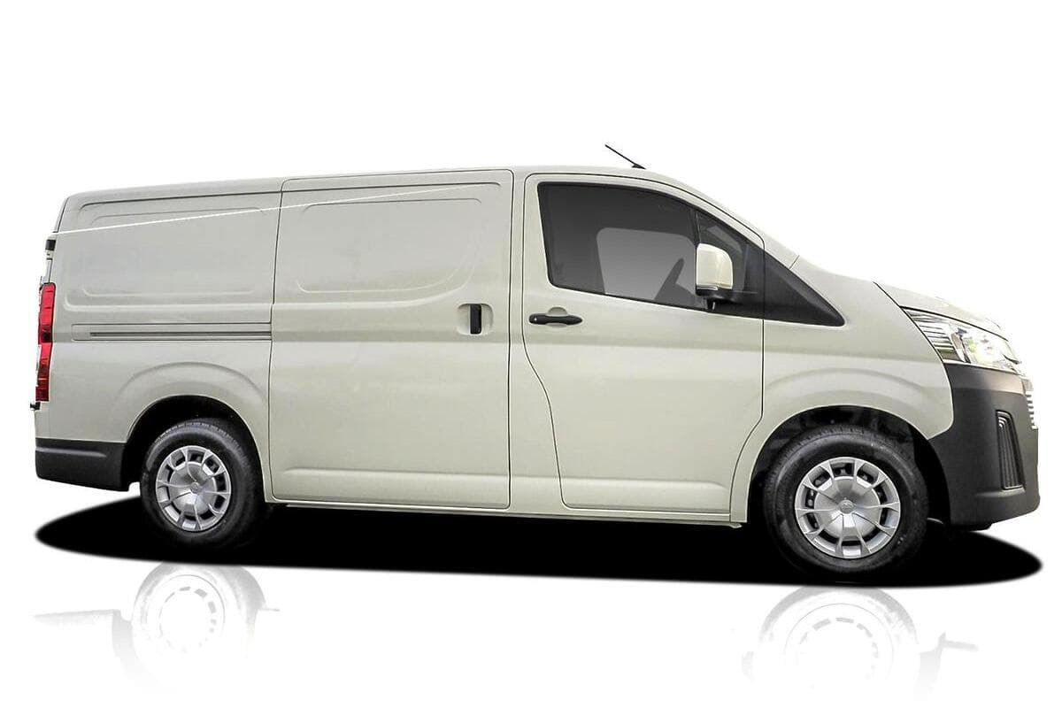 2025 Toyota Hiace LWB Auto image 5