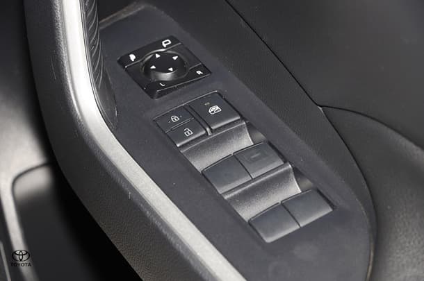 2022 Toyota RAV4 GX-2WD image 11