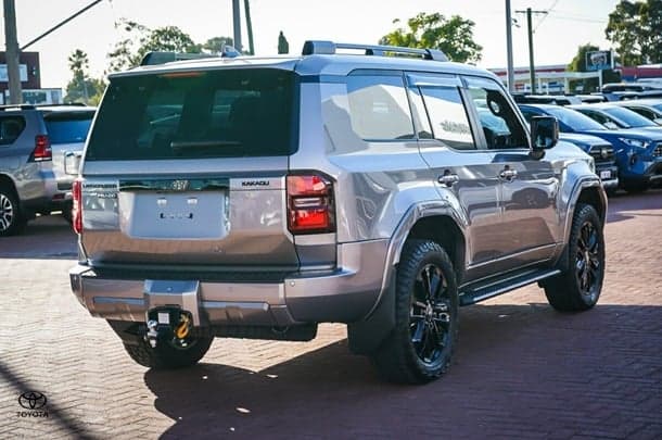 2024 Toyota Prado Kakadu image 8