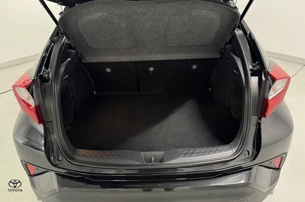 2023 Toyota C-HR GXL AWD image 11