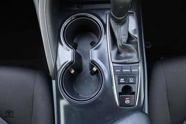 2020 Toyota Camry Hybrid Ascent image 18