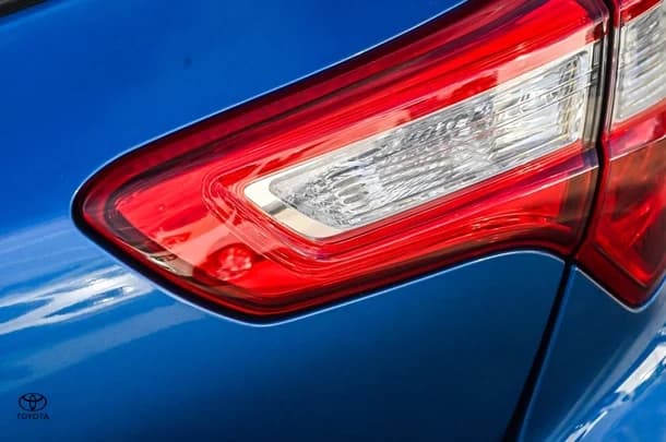 2018 Toyota Yaris ASCENT image 8