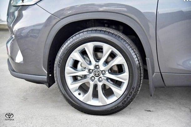 2023 Toyota Kluger Hybrid AWD GRANDE image 6
