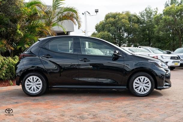 2024 TOYOTA Yaris Ascent Sport image 3