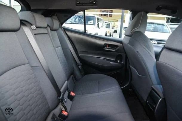 2018 Toyota COROLLA Ascent Sport image 9