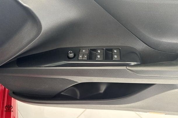 2019 Toyota Camry Ascent Sport image 18