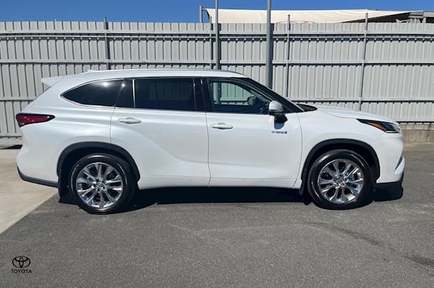 2023 Toyota Kluger Hybrid AWD GRANDE image 25
