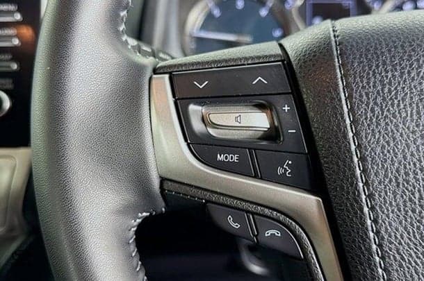 2023 Toyota Prado GXL image 17