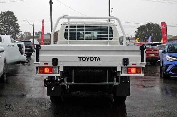 2025 Toyota LC MILITARY GXL image 5