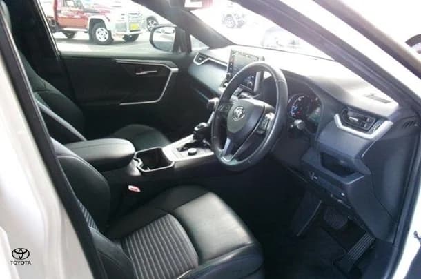 2022 Toyota RAV4 XSE image 10