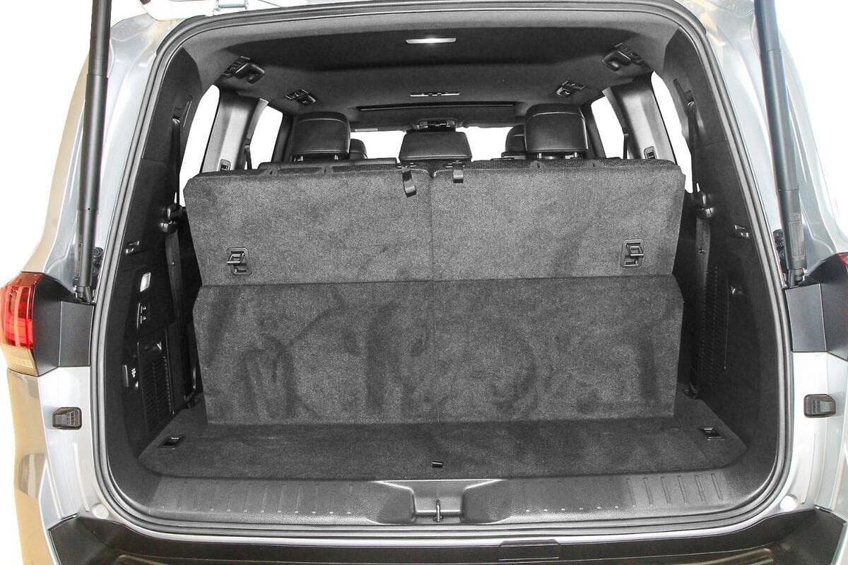 2024 Toyota Landcruiser Sahara Auto 4x4 image 10