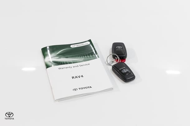2021 Toyota RAV4 Hybrid GXL-2WD image 26