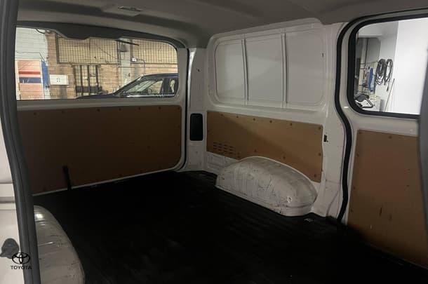 2020 Toyota Hiace LWB image 12