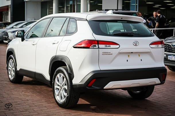 2024 Toyota Corolla Cross GX image 5