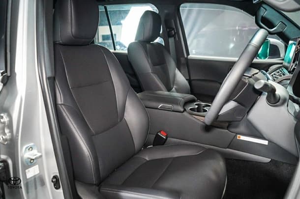 2024 Toyota Landcruiser VX image 16