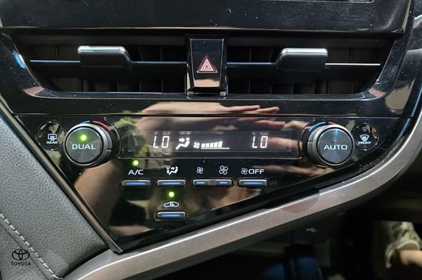 2023 Toyota Camry Hybrid Ascent image 21