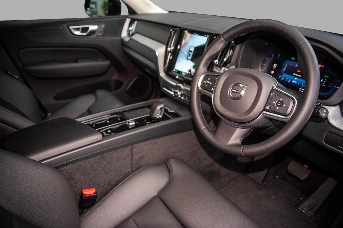 2025 Volvo XC60 Plus T8 Plug-In Hybrid Auto AWD MY25 image 6