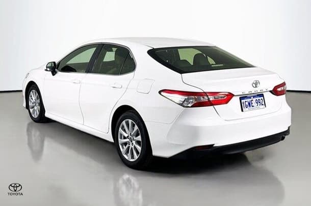 2019 Toyota Camry Ascent image 6