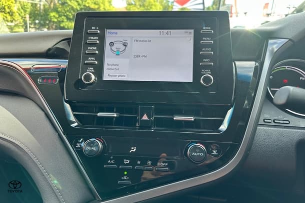 2022 Toyota Camry Hybrid Ascent image 15