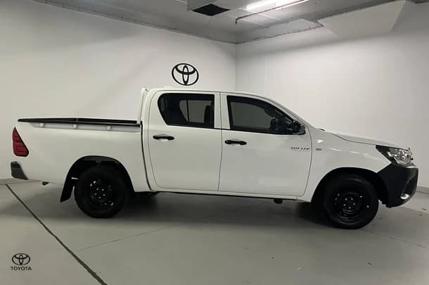 2024 Toyota Hilux Workmate image 4