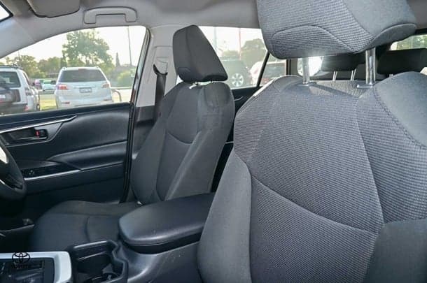 2019 Toyota RAV4 GX image 11