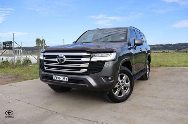 2022 Toyota Landcruiser VX image 3