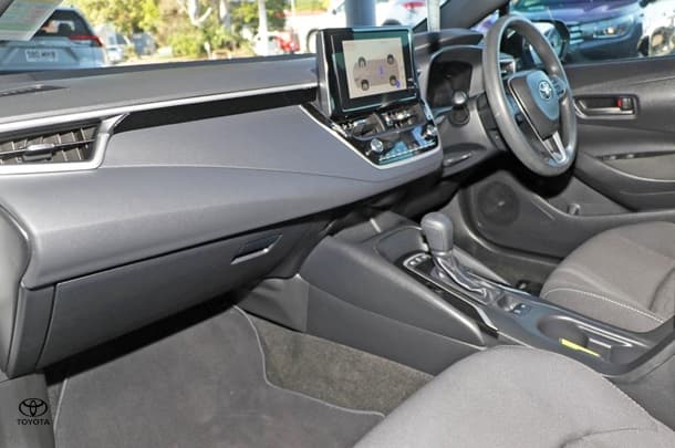 2024 Toyota Corolla Hatch Hybrid Ascent Sport image 9