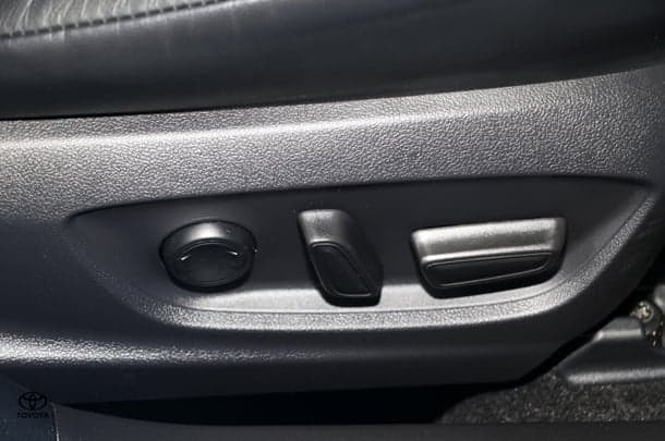 2022 Toyota Corolla Hatch Hybrid ZR image 17