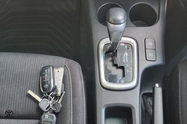 2020 Toyota Hilux 4x4 SR5 image 22