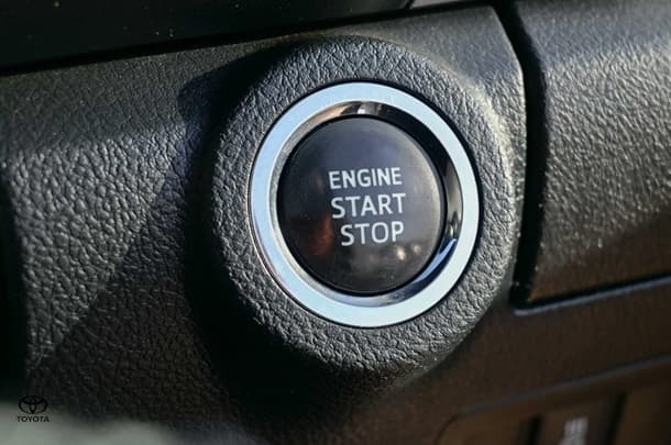 2017 Toyota HILUX SR5 image 22