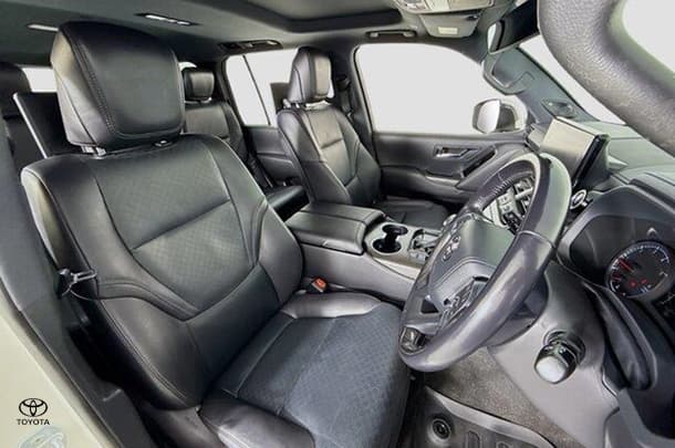 2022 Toyota LANDCRUISER Sahara ZX image 12