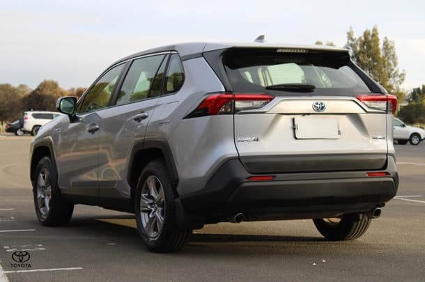 2023 Toyota RAV4 Hybrid GX AWD image 8