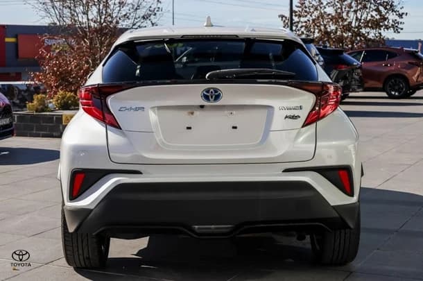 2022 Toyota C-HR Hybrid Koba 2WD image 5