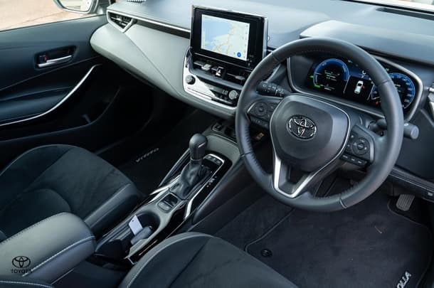 2024 TOYOTA Corolla Hatch Hybrid ZR image 7