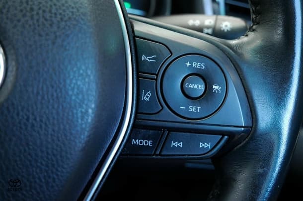 2018 Toyota Camry Ascent Sport image 12