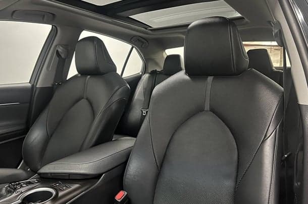 2021 Toyota Camry Hybrid SL image 15