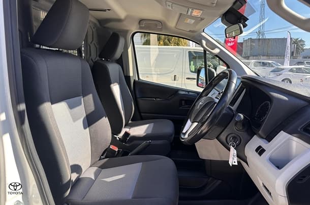 2021 Toyota HiAce LWB image 15