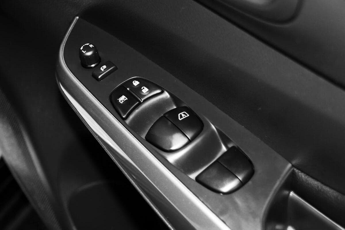 2024 Nissan Navara ST-X D23 Auto 4x2 MY24 Dual Cab image 18