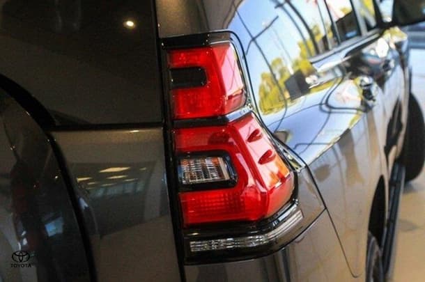 2019 Toyota Prado GXL image 17