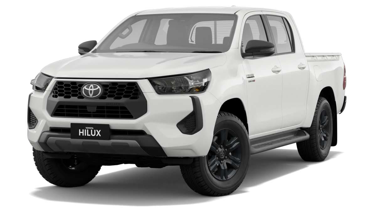 2025 Toyota Hilux 4x4 SR Diesel Double-Cab Pick-Up image 4
