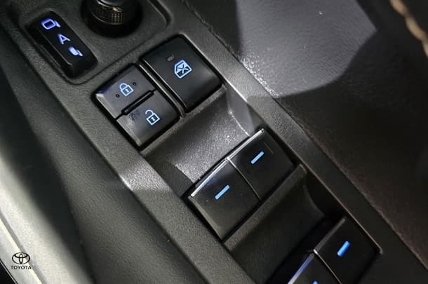 2022 Toyota Corolla ZR image 18