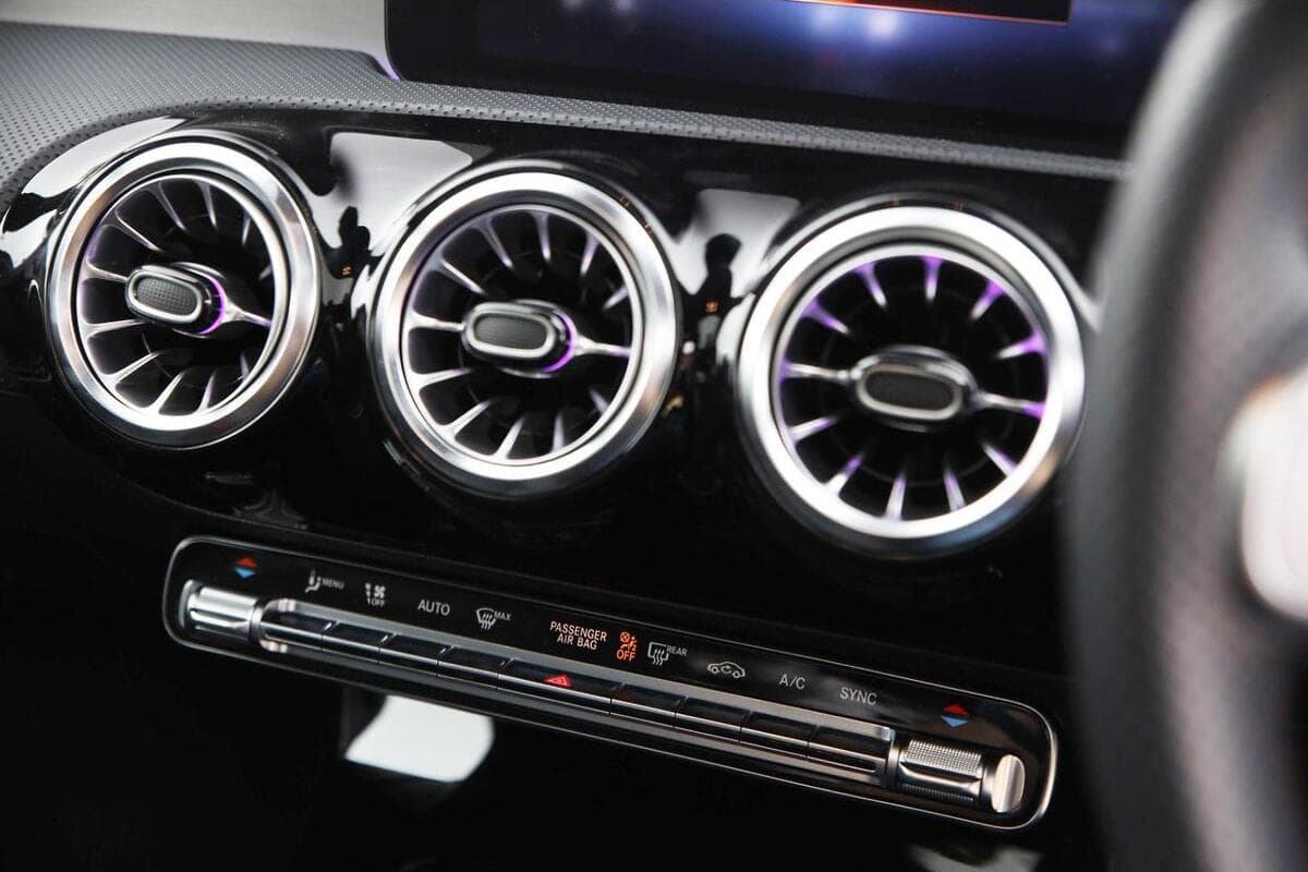 2024 Mercedes-Benz A-Class A250 Auto 4MATIC image 11