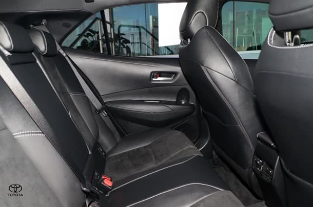 2022 Toyota Corolla Hatch Hybrid ZR image 12