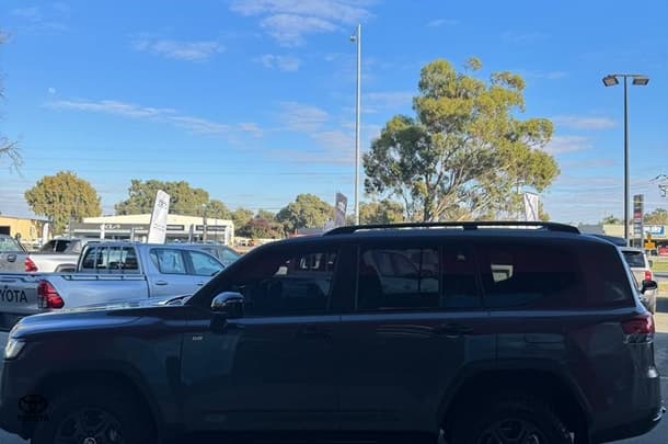 2021 Toyota Landcruiser GR-S image 5