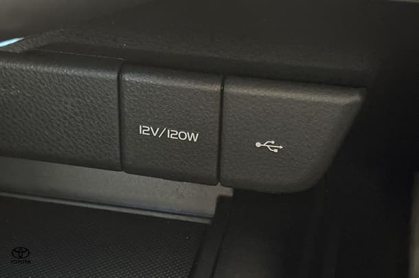 2023 Toyota Camry Hybrid Ascent Sport image 32