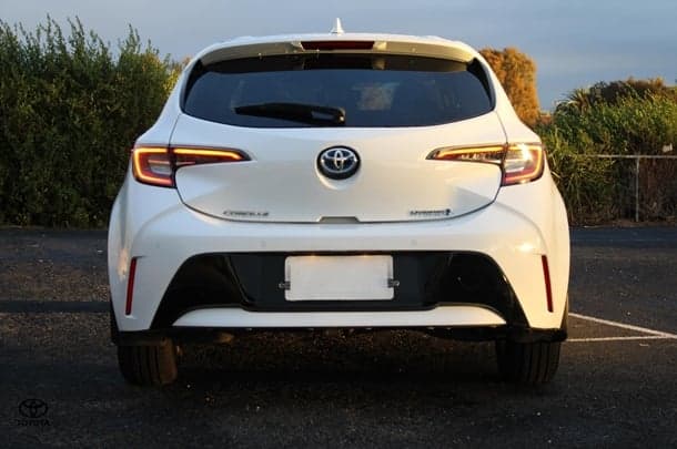 2020 Toyota Corolla Hatch Hybrid SX image 9
