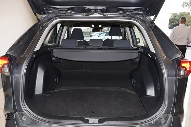 2022 Toyota RAV4 GX-2WD image 8